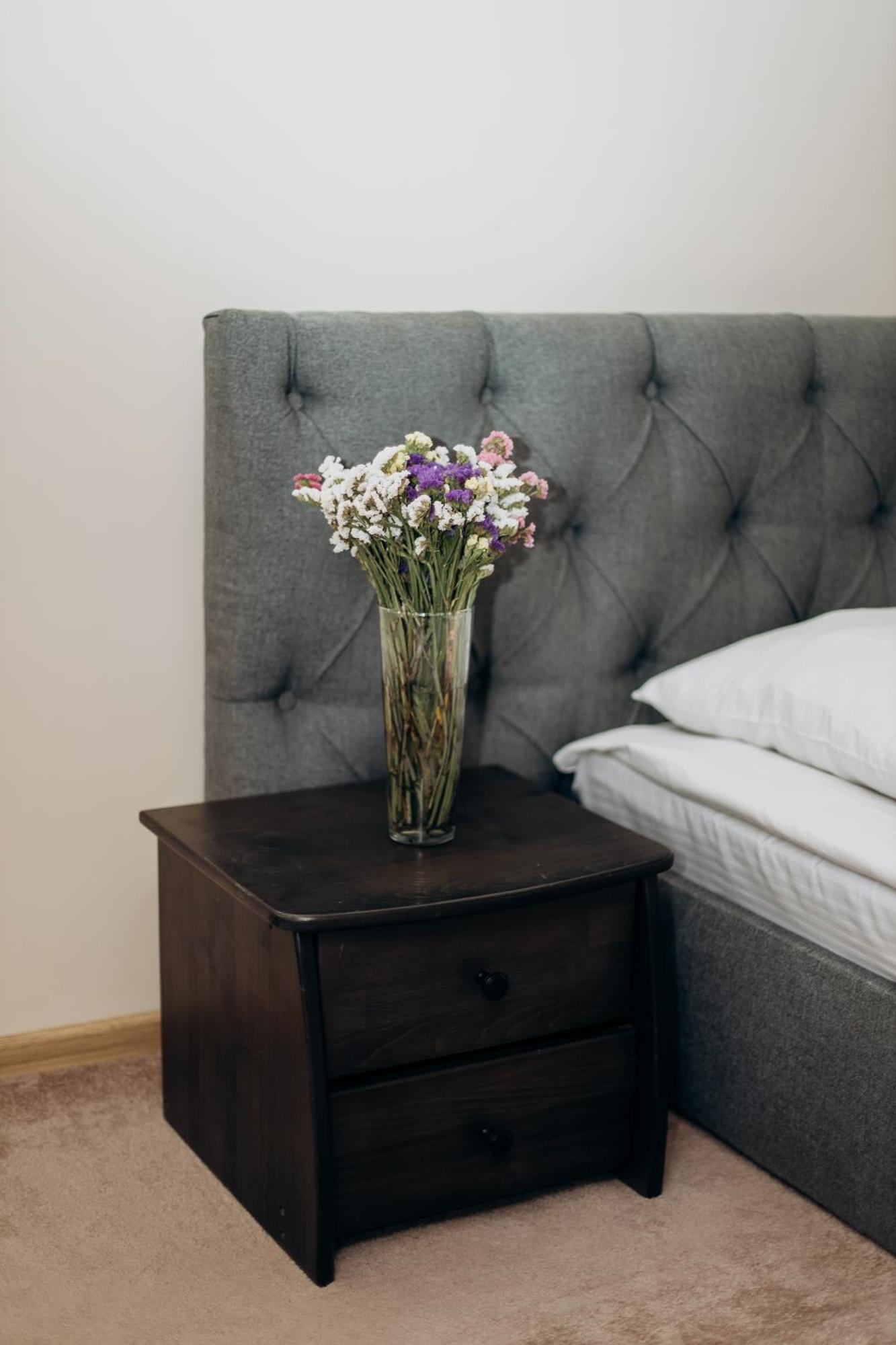 אוזהורוד Eduard Hotel מראה חיצוני תמונה